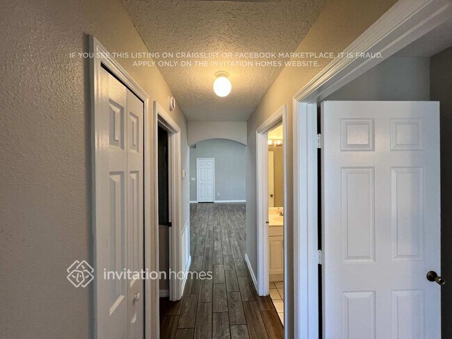 Building Photo - 5341 NW Aloha St