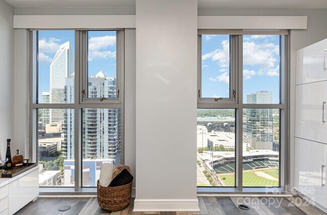 Building Photo - 307 W Trade St