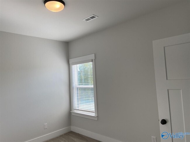 Building Photo - 440 Legend Oak Way SW