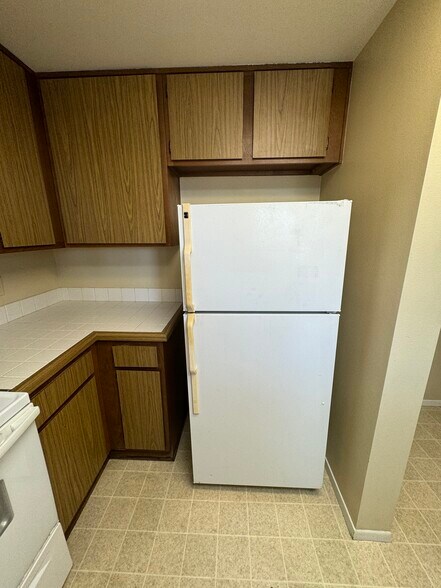 Building Photo - 330 Ivy Ln