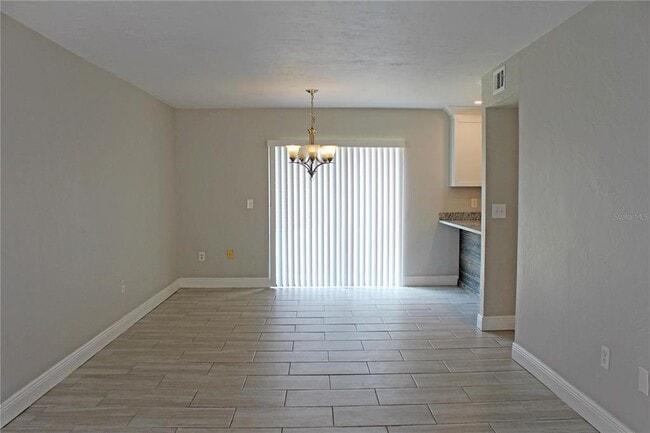 Building Photo - 1836 N Crystal Lake Dr