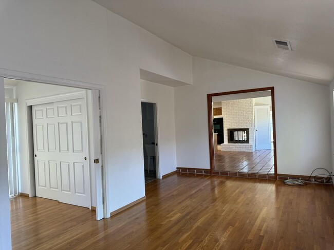 Building Photo - 12283 Woodside Dr