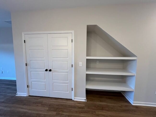 Building Photo - Perfect Paramount Point Property!