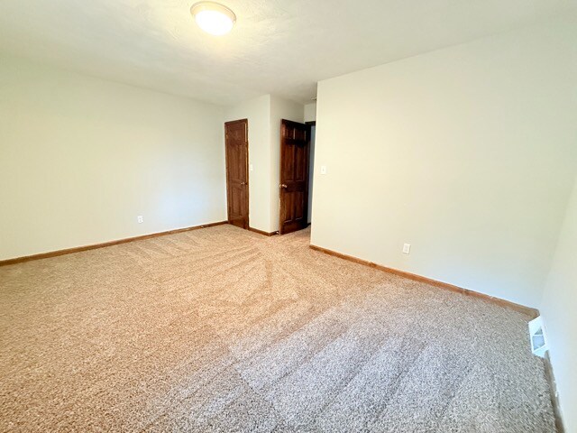 Building Photo - 613 Covered Bridge Rd