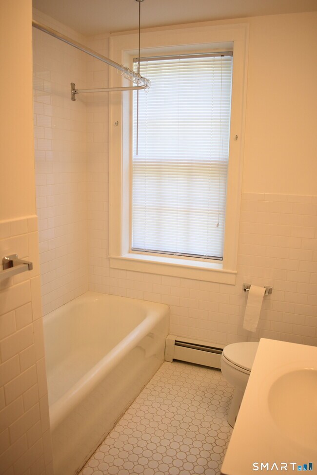Building Photo - 151 Cold Spring St