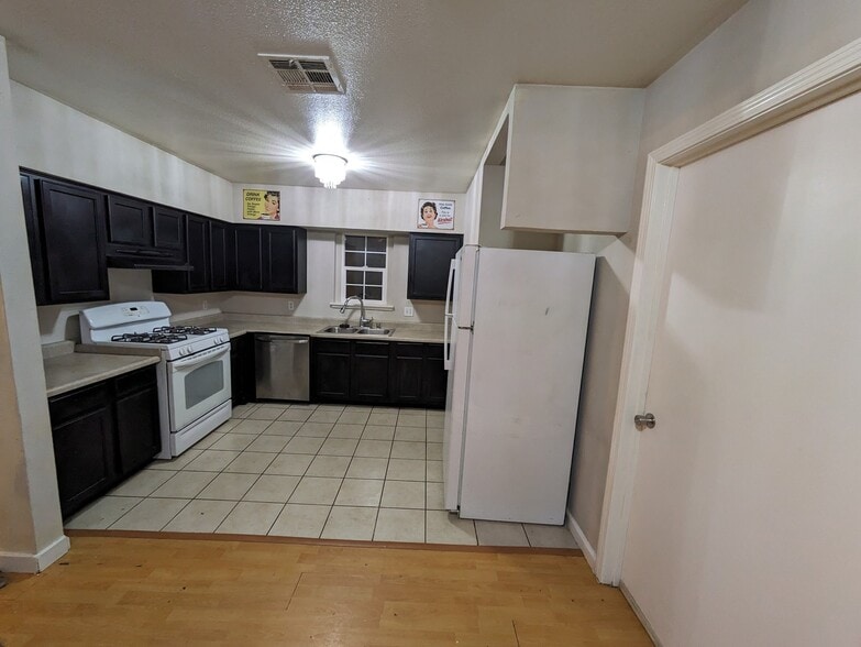 Building Photo - 2456 Palmvilla Ct