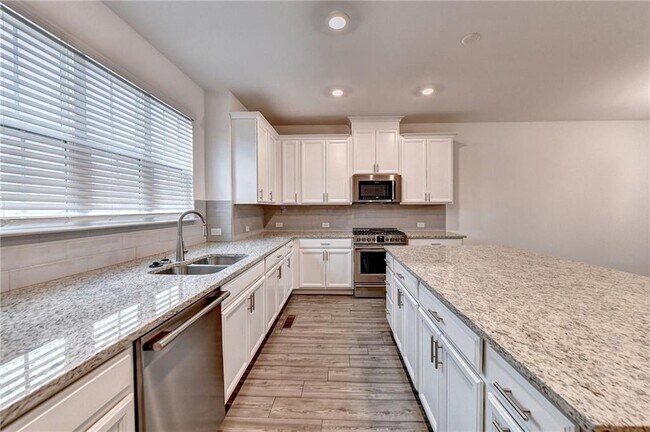 Building Photo - 477 Danville Ave