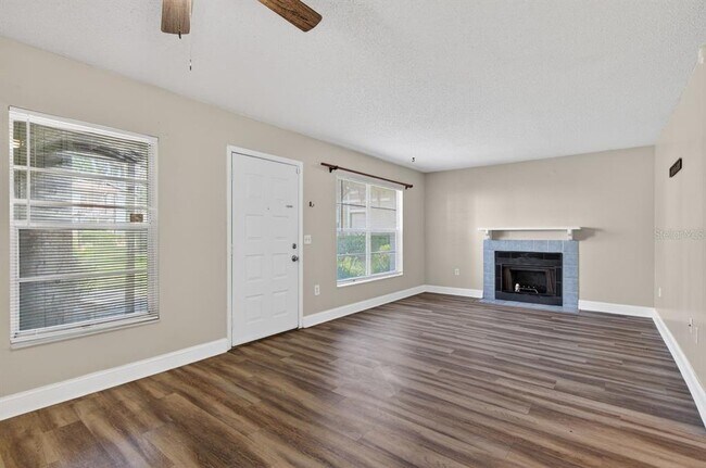 Building Photo - 14319 Hanging Moss Cir