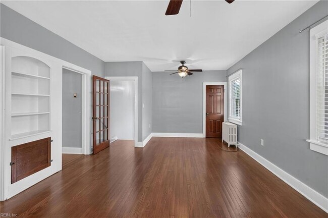 Building Photo - 318 61st St