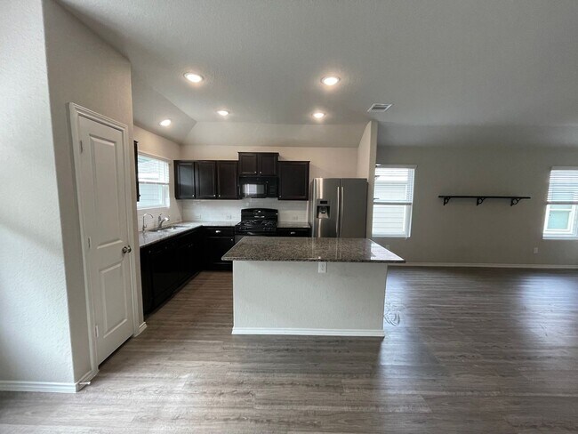 Building Photo - LOVELY 3-BEDROOM, 2-BATH SINGLE-STORY HOME IN PARC AT ESCONDIDO WITH EASY ACCESS TO RANDOLPH AFB,...