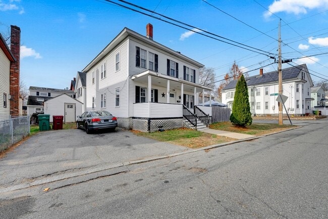 Building Photo - 130 Dalton St