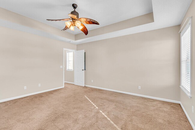 Building Photo - 16 Bushwood Dr