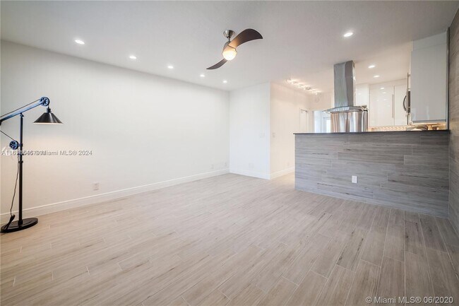 Building Photo - 600 Layne Blvd