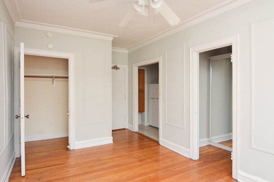 Building Photo - 1169 N Dearborn