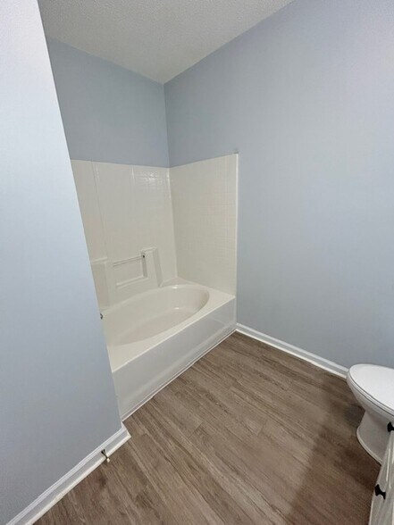 Building Photo - 3010 Winston Dr