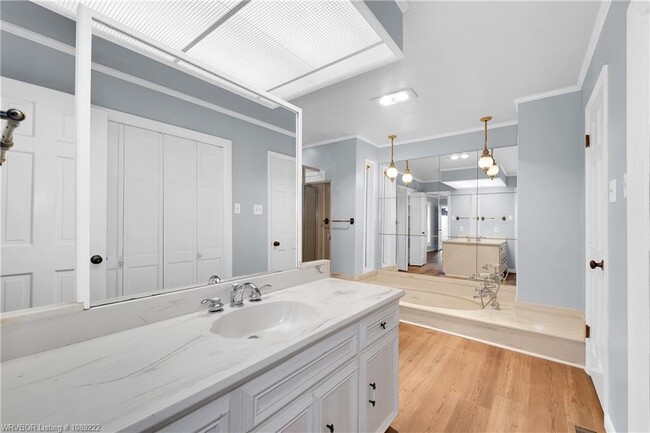 Building Photo - 2411 S 46th St