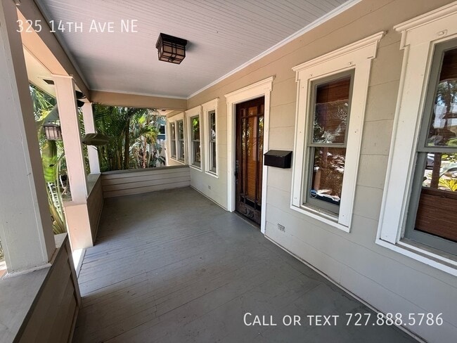 Building Photo - 325 14th Ave NE