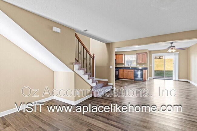 Building Photo - 803 SW Imperial Ln