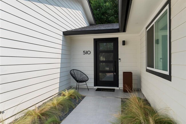 Building Photo - 510 Meadow Lea Dr