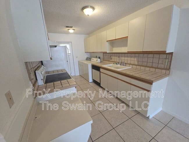 Building Photo - 151 Winter Ridge Dr