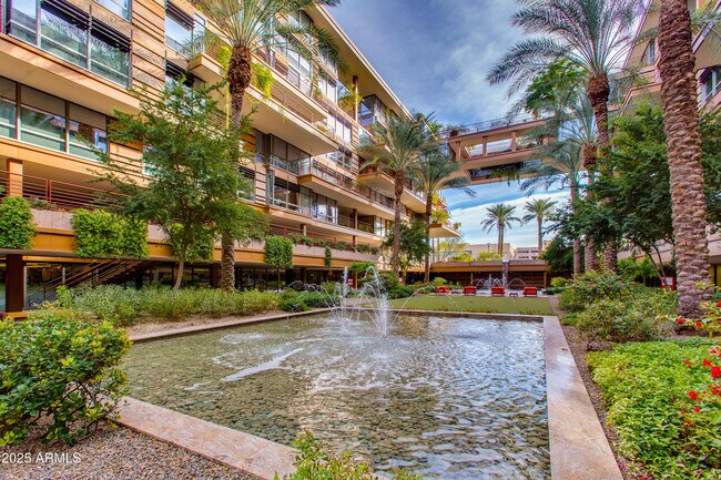 Building Photo - 7137 E Rancho Vista Dr