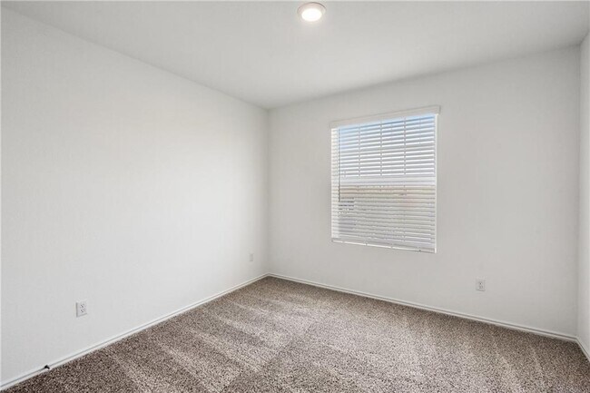 Building Photo - 3204 Kenner Dr