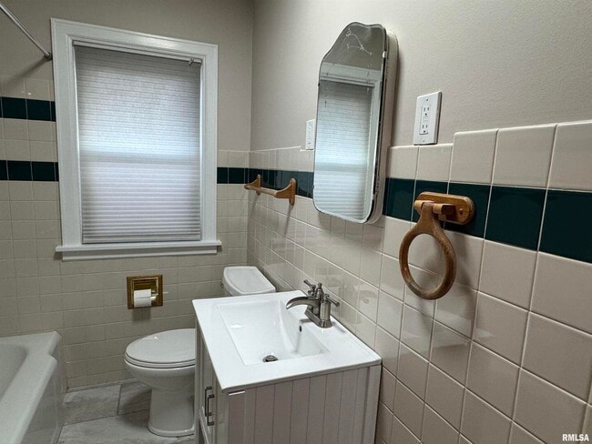 Building Photo - 1020 Brown St