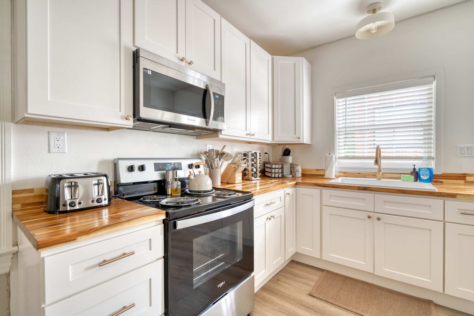 Building Photo - 4128 N Montana Ave