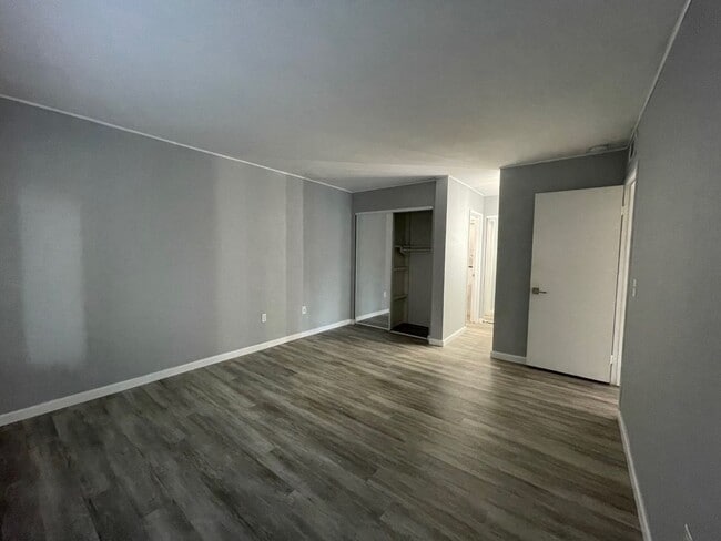 Building Photo - Located in the charming city of San Marcos This 2 bedroom 2 bathroom available on June