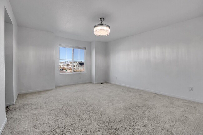 Building Photo - $2,995.95,  4-bed, 3.5-bath, located in Aurora with beautiful finishes.