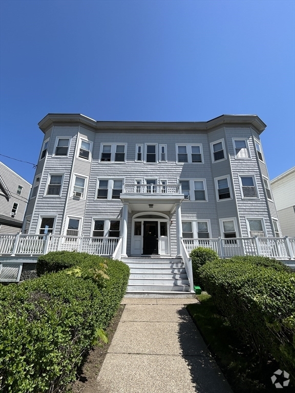 Building Photo - 111 Grovers Ave