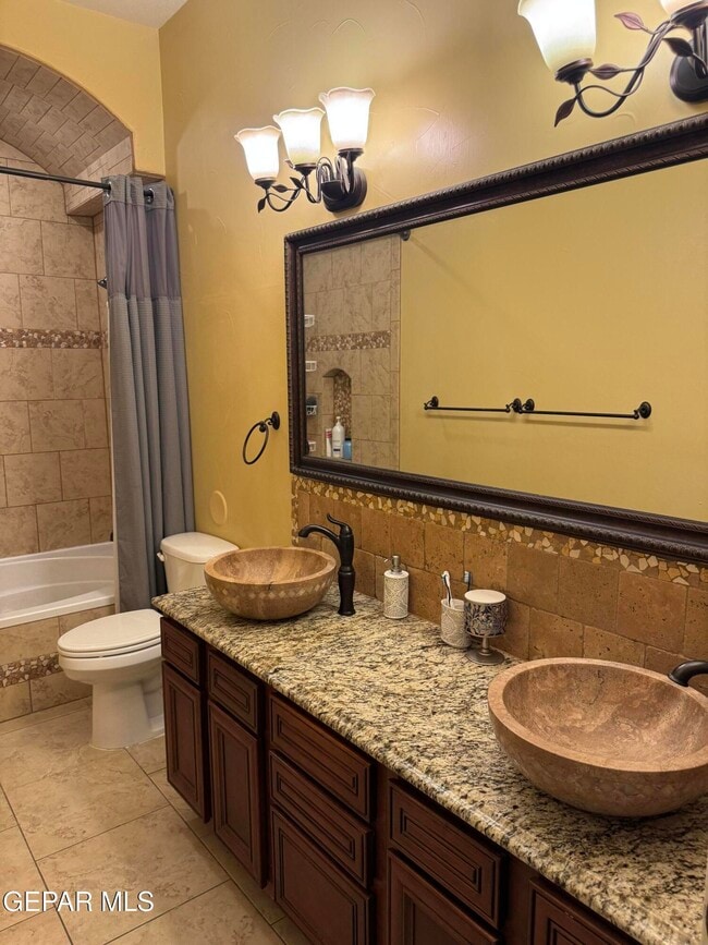 Building Photo - 7381 Black Mesa Dr