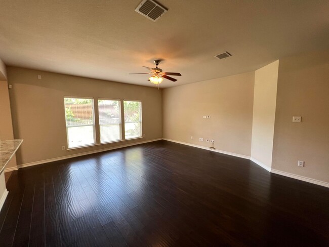 Building Photo - 3 bedroom home over 2100 sqft!  Little Elm...