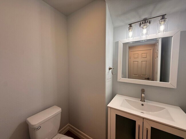 Building Photo - Spacious 4BD/2.5BA Home in Sorrento Valley with Pool, Backyard Patio & 2-Car Garage