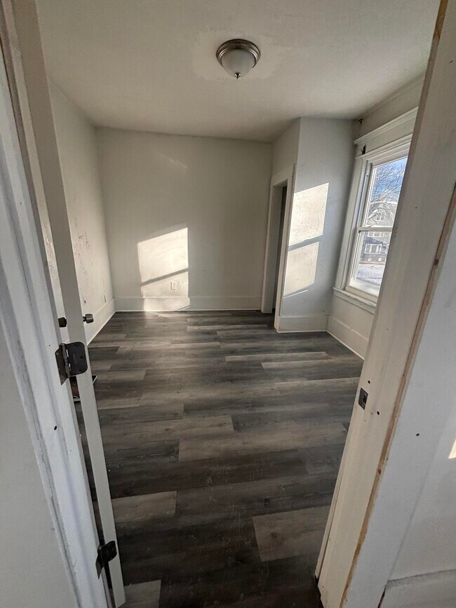 Building Photo - 2605 N 16th St