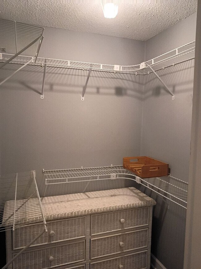 Building Photo - Golf Colony VII