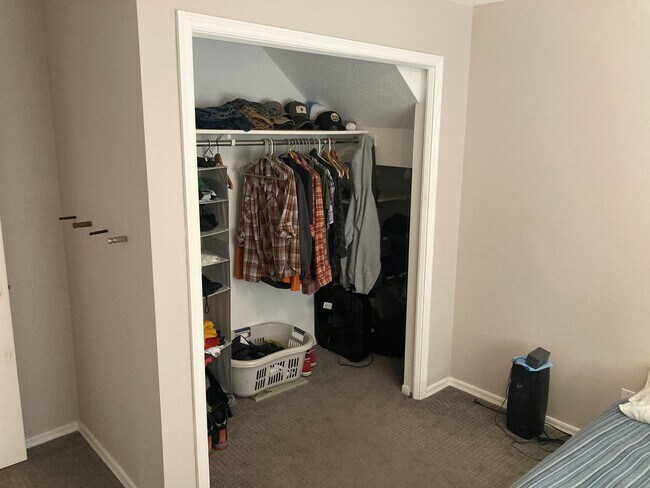 Building Photo - 2321 Quincy St NE