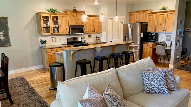 Building Photo - Stunning Home In Desired Woodbridge Subdivision!