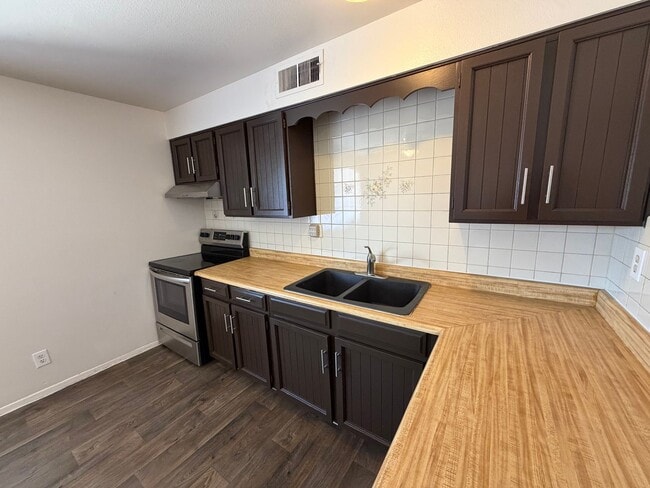 Building Photo - 3Bed 1 Bath Peoria House