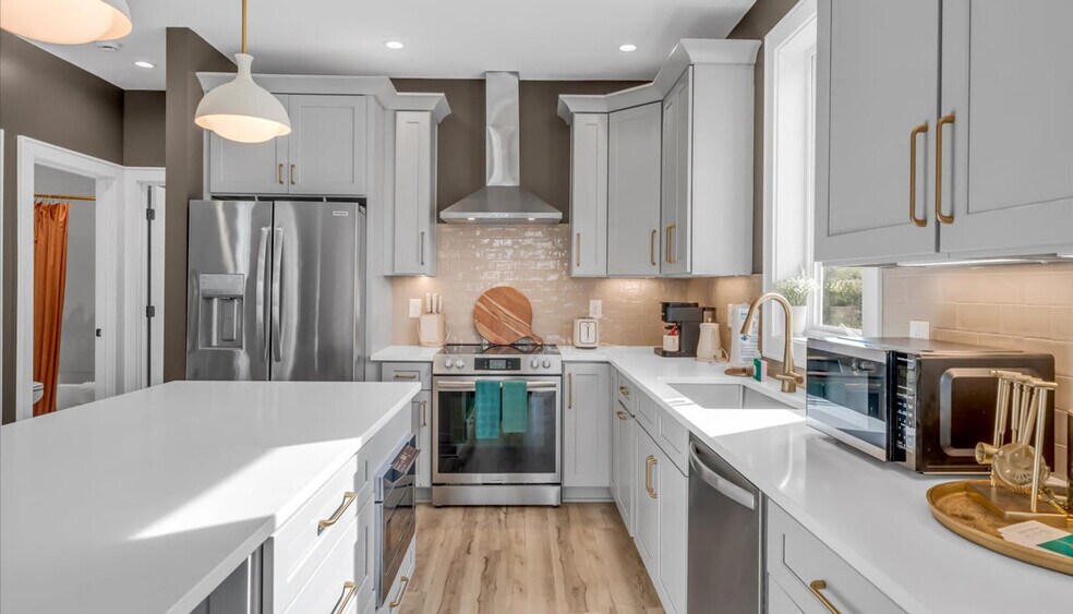 Building Photo - 1112 Baptist World Center Dr