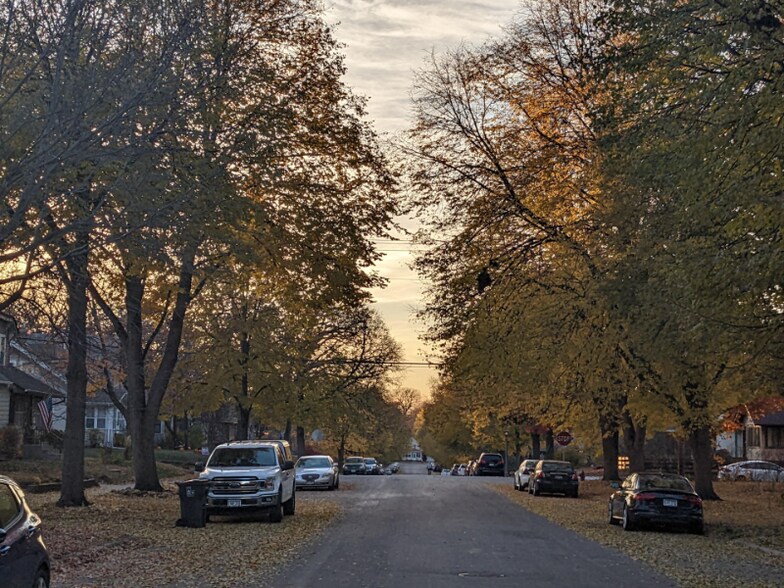 Building Photo - 1679 Hubbard Ave