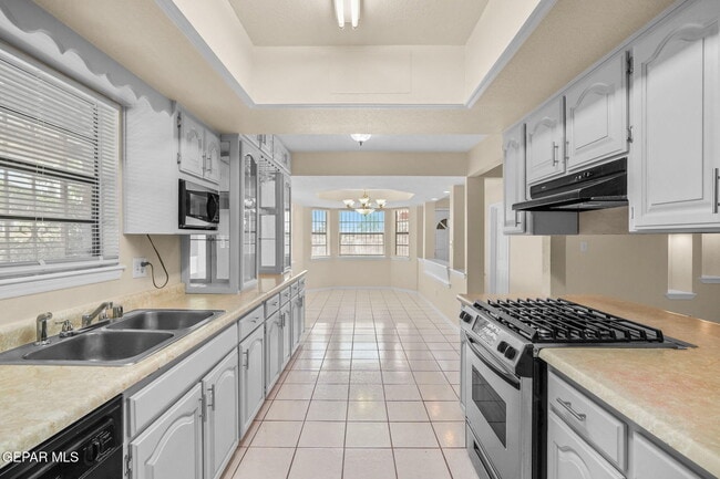 Building Photo - 5640 Van Horn Dr