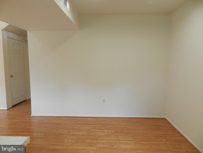 Building Photo - 7731 Inversham Dr