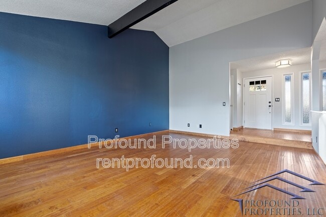 Building Photo - 19300 SW Hennig St