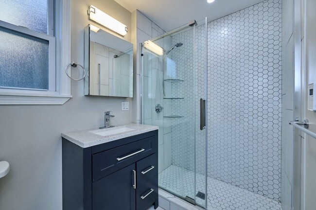 Building Photo - 27 Ellery St