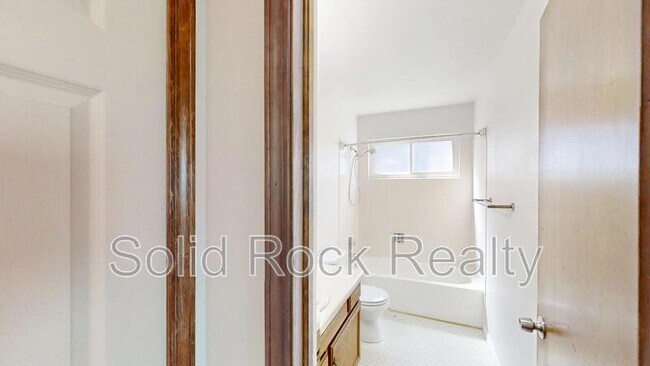 Building Photo - 3483 Mountainside Dr