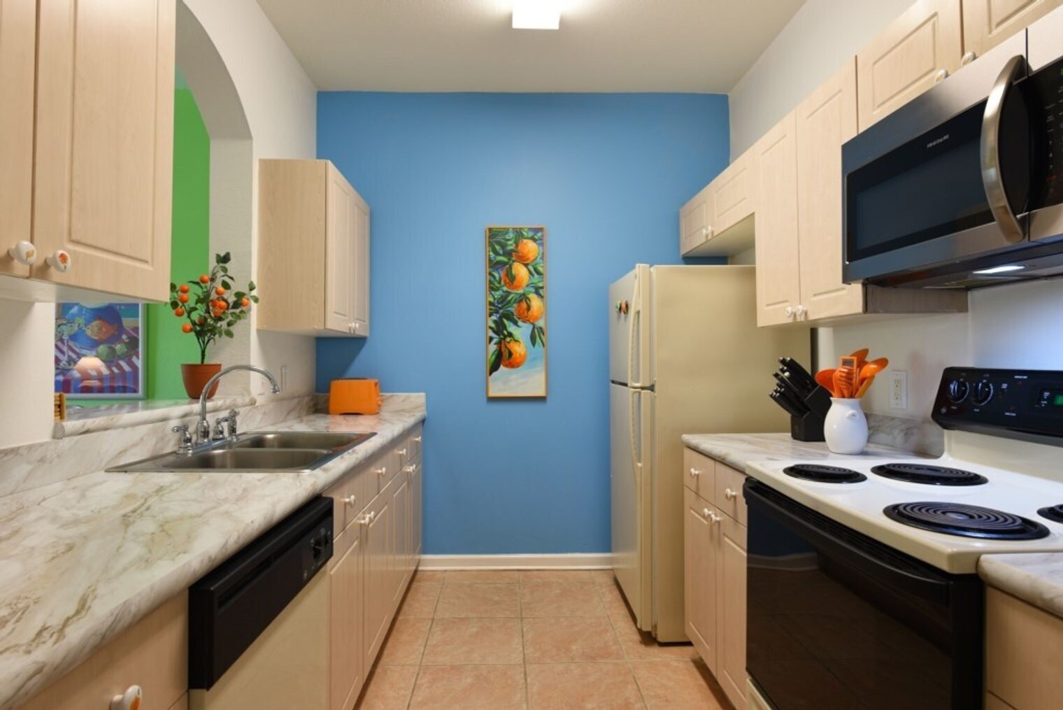 Building Photo - 2303 Butterfly Palm Way