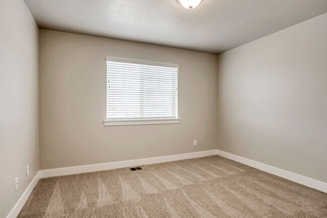 Building Photo - 3 Bed Townhome - Provo's Southeast Bench