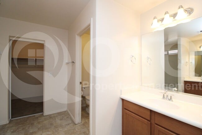 Building Photo - 105 N 87th Ave