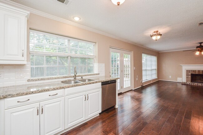 Building Photo - 10 Ridgecross Pl